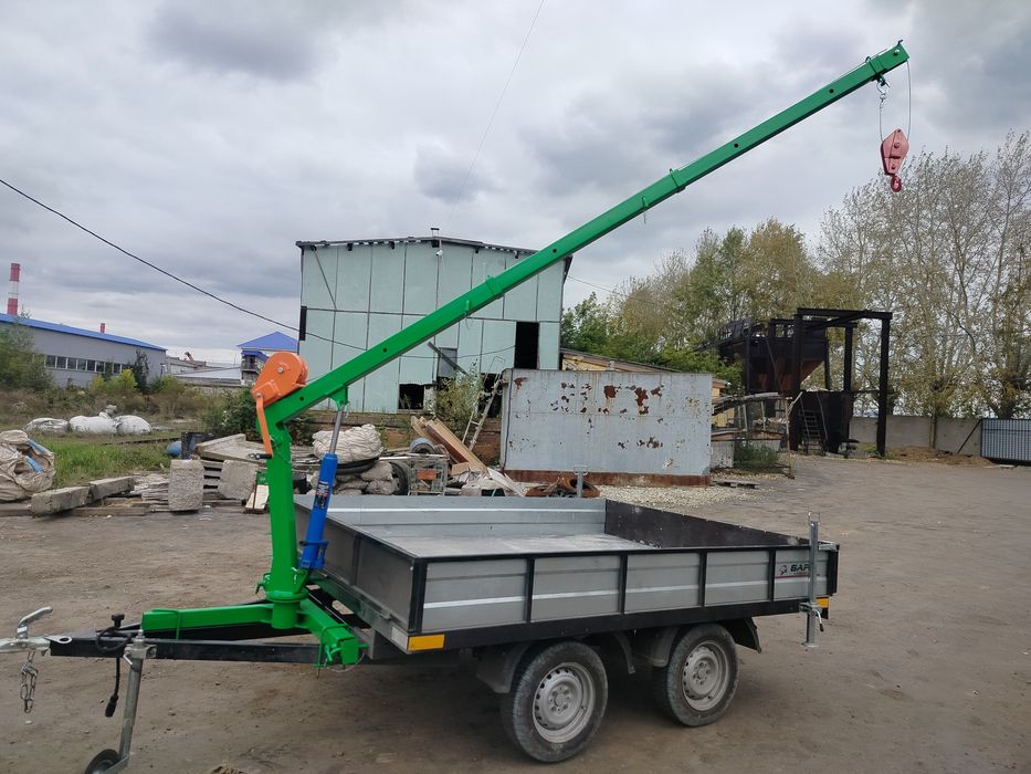 Продам мини кран манипулятор универсальный.