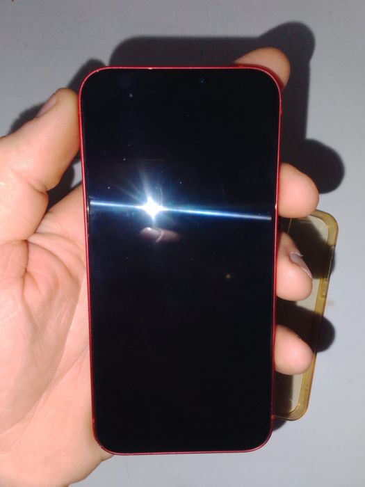 Продам Айфон 12.