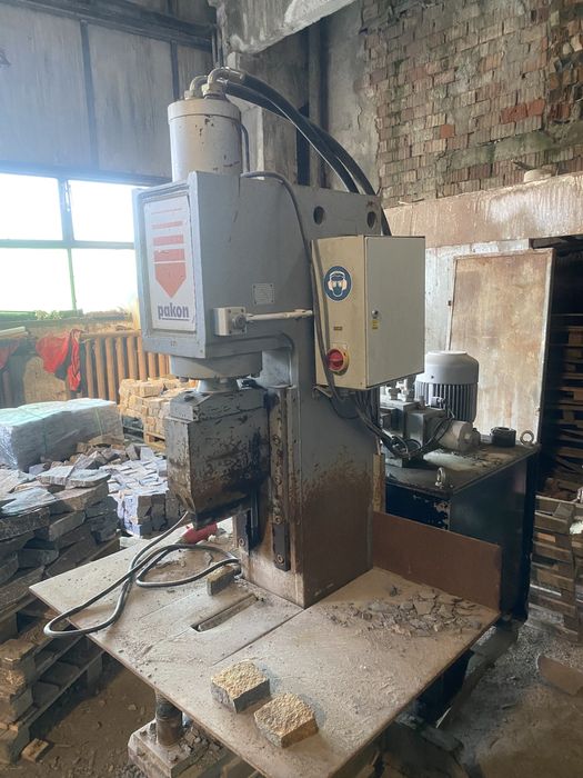 Masina de taiat Spărgător pavaj piatra Pakon 40 t