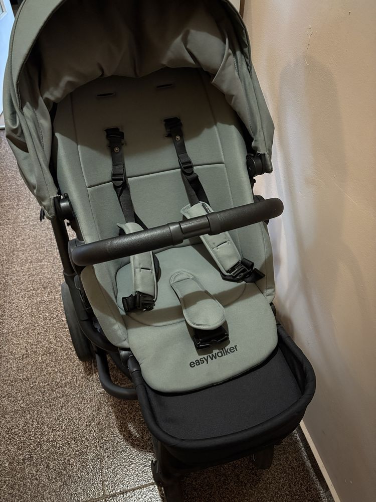 Количка Harvey 5 Easywalker green и кошче Cybex Cloud T i-size