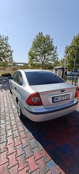 Vând Ford focus 1.6 16v ti-vct 115 cp