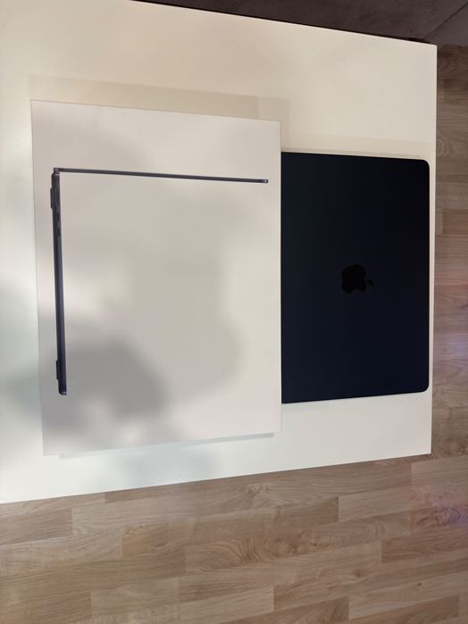 Macbook AiR 13 M2  8/128 Midnight Blue 2022 100% батерия, Гаранционен