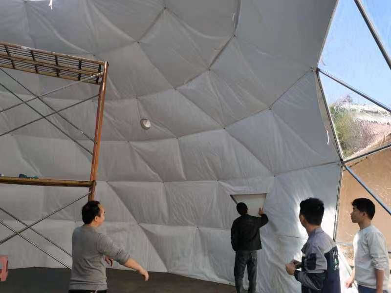 Cort glamping premium cu izolatie pentru 4 anotimpuri,79 mp,