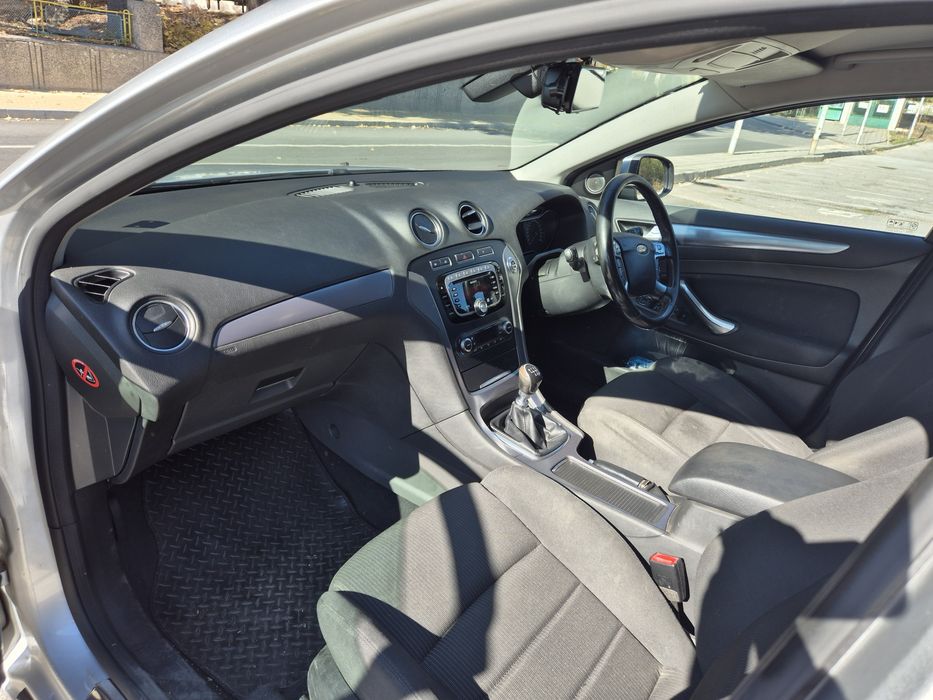 Ford Mondeo 2012год