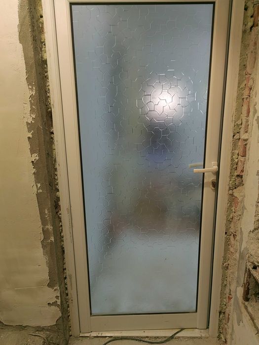Ușa termopan cu geam