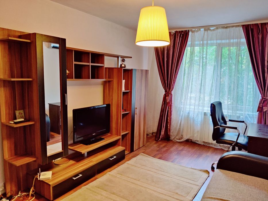 Închiriez apt. 3 camere zona Crangasi
