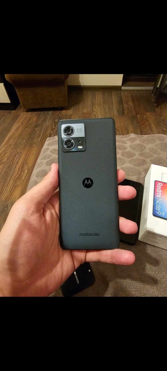 Продавам телефон Моторола
