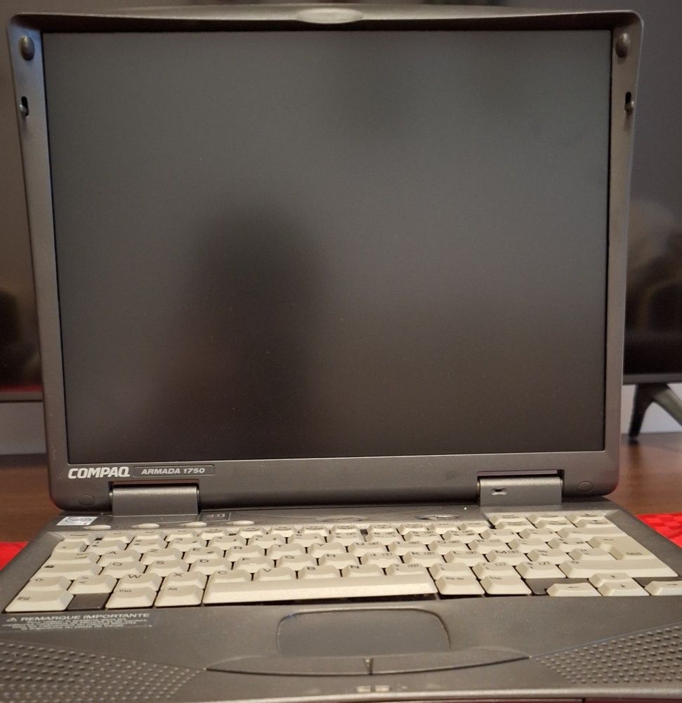 Laptop vintage compaq armada 1750