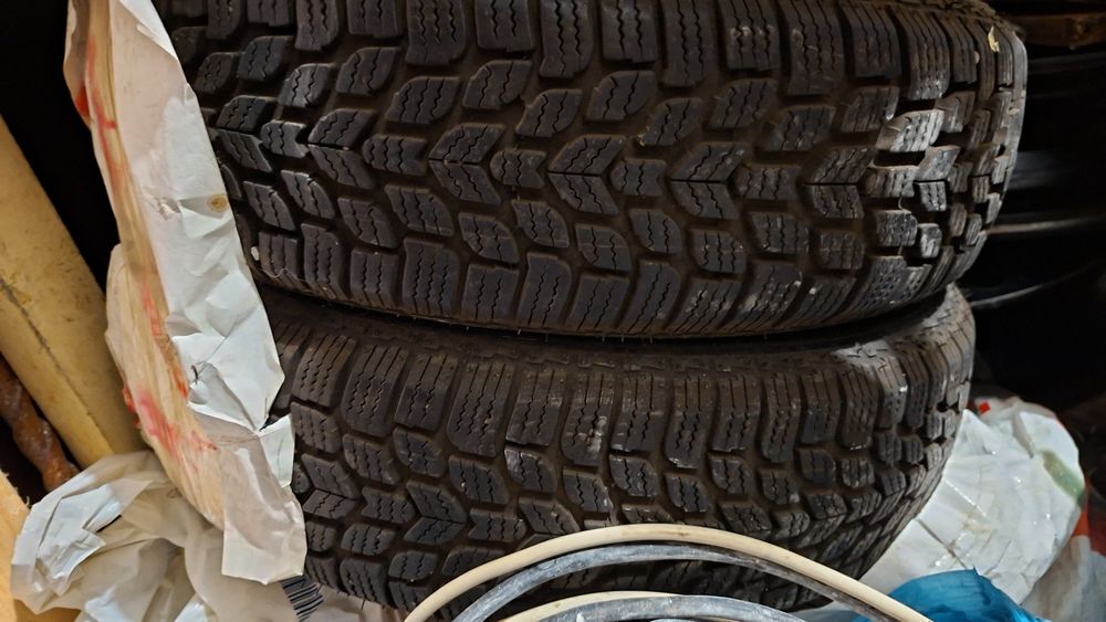 Vând cauciucuri de iarna!