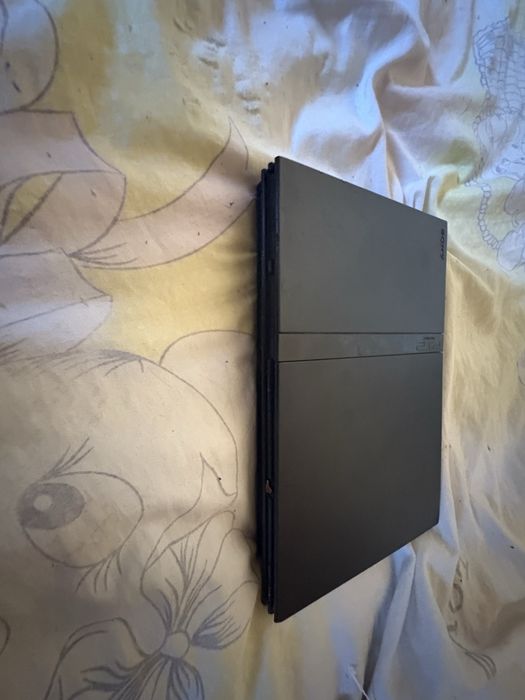 Playstation 2  с два джойстика и всички кабели