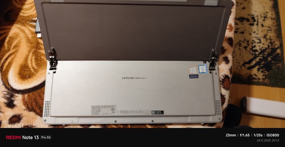 Tabletă cu tastatura și stylus Dell Latitude 7200