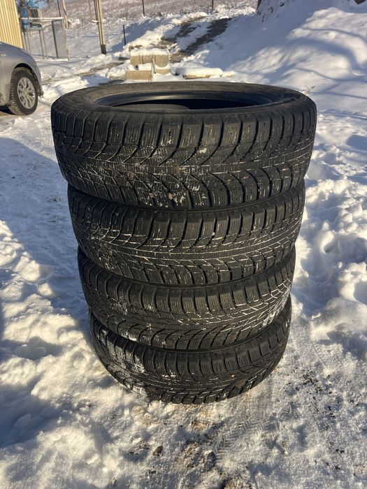 Продам зимние шины 185/65/15 липучка Kumho WinterCraft WI51 185/65/15
