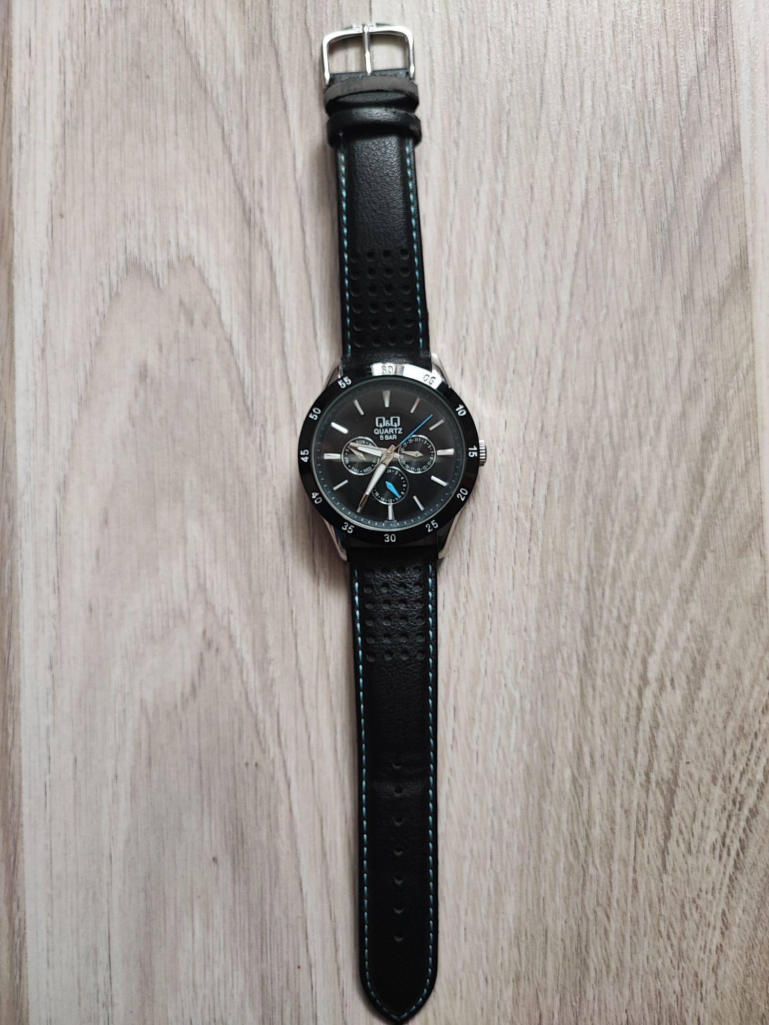 Ceas Q&Q Quartz 44mm nepurtat