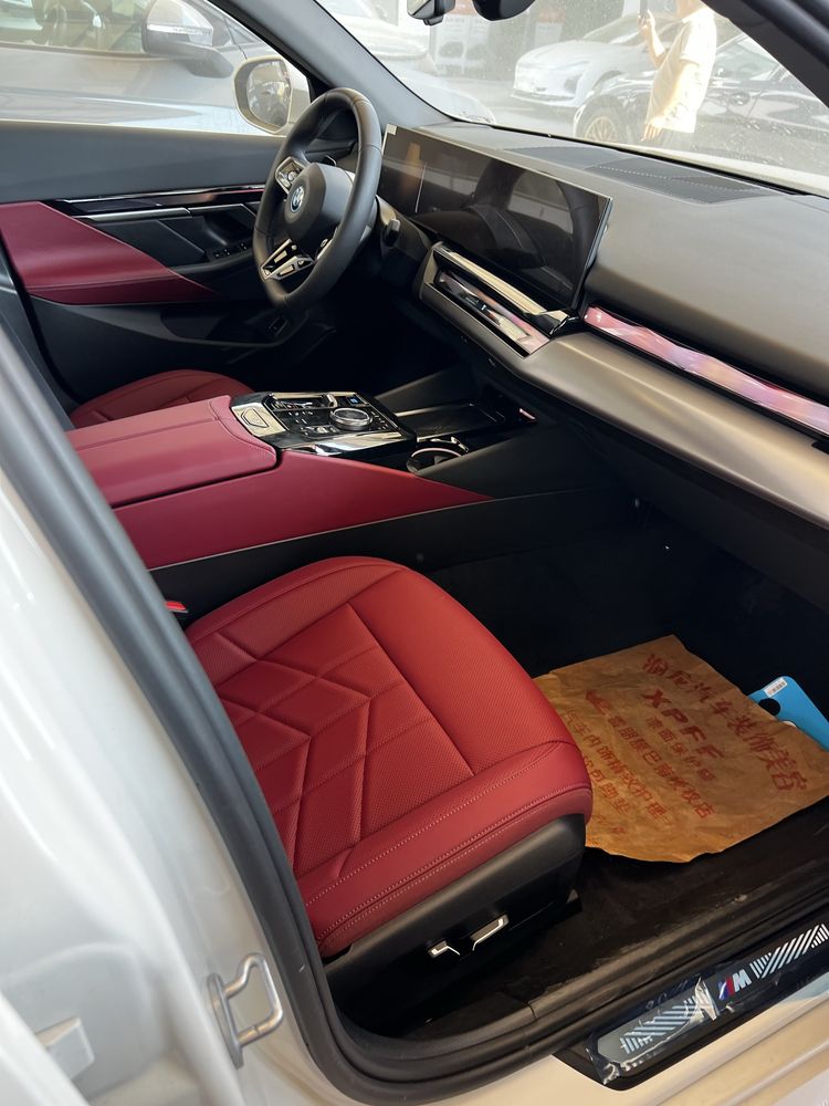 BMW i5 35L sotiladi