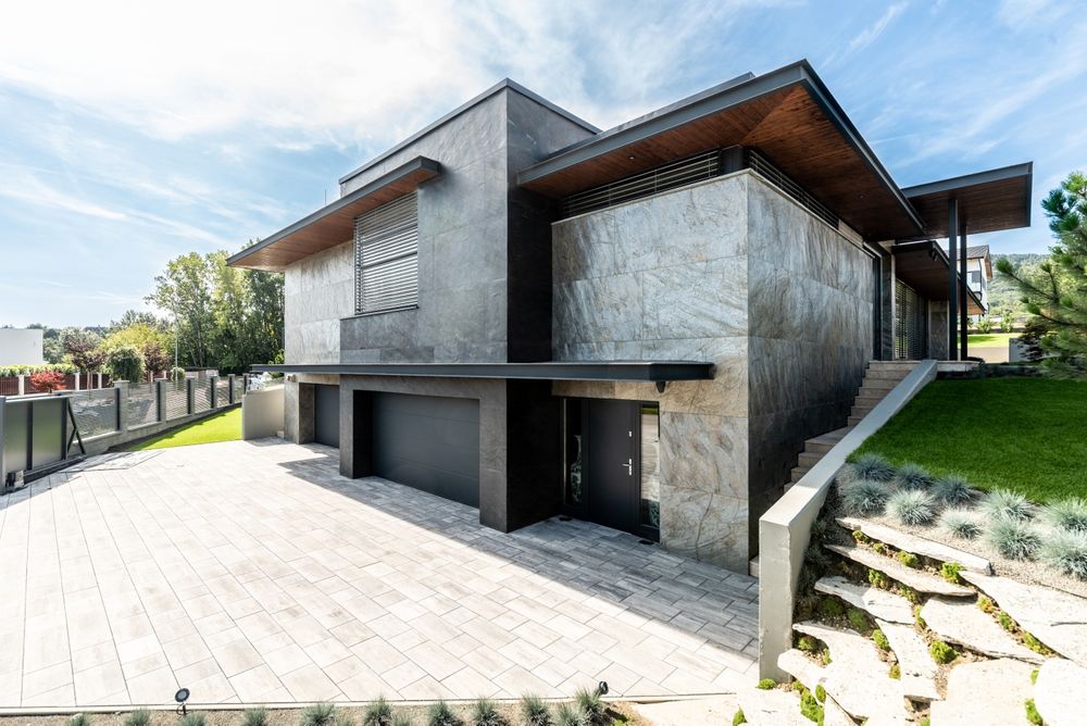 Оникс натуральный каменный шпон на фасады зданий и интерьера