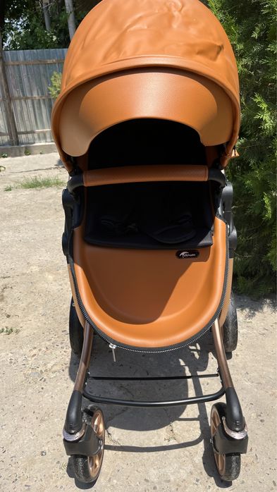 Продам коляску 2 в 1 в идеальном состоянии. Экокожа