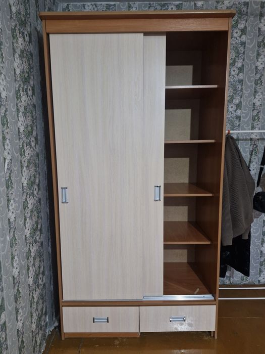 Продам шкаф в спальню