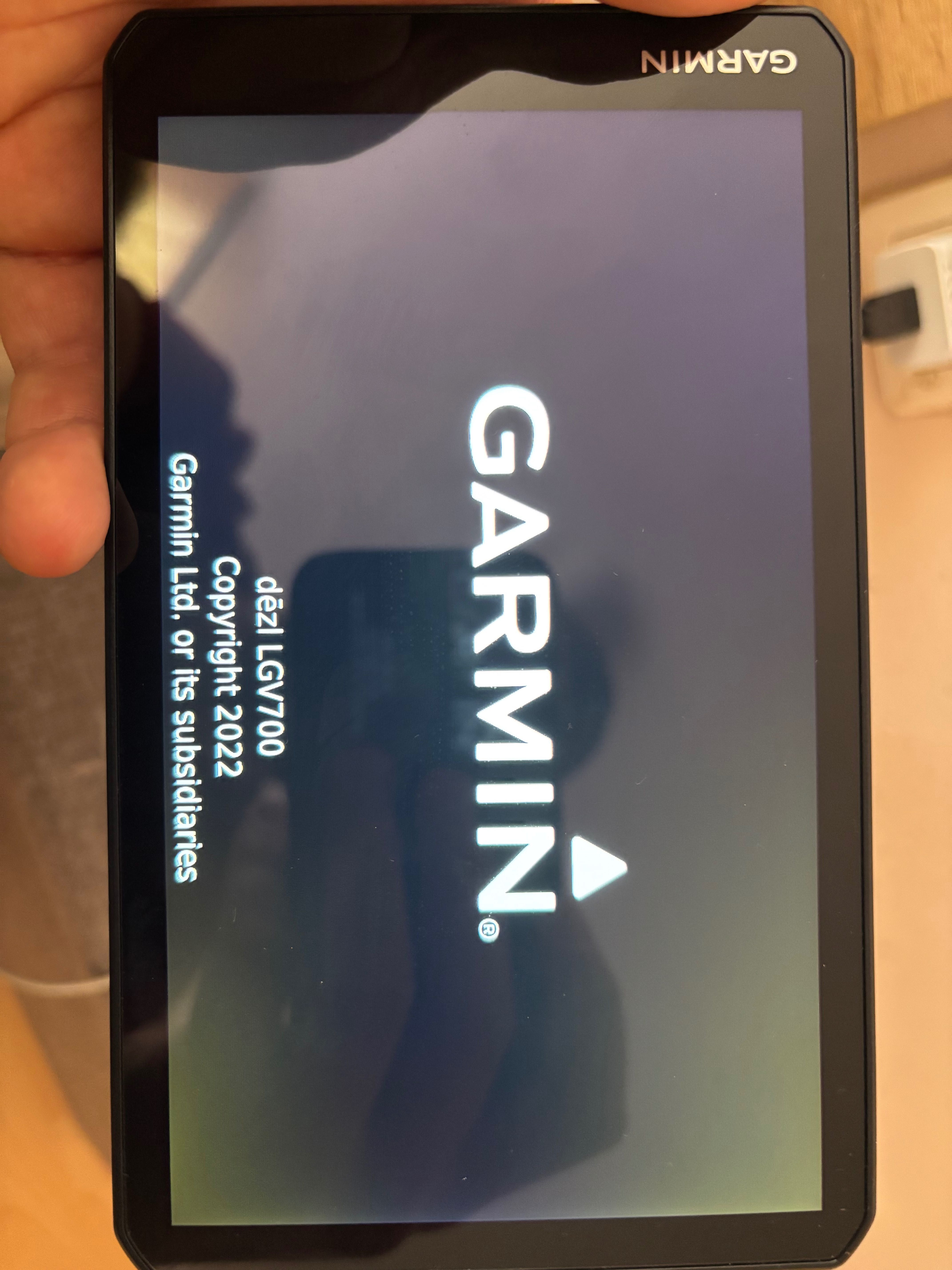 Професионална навигация Garmin dezl LGV700