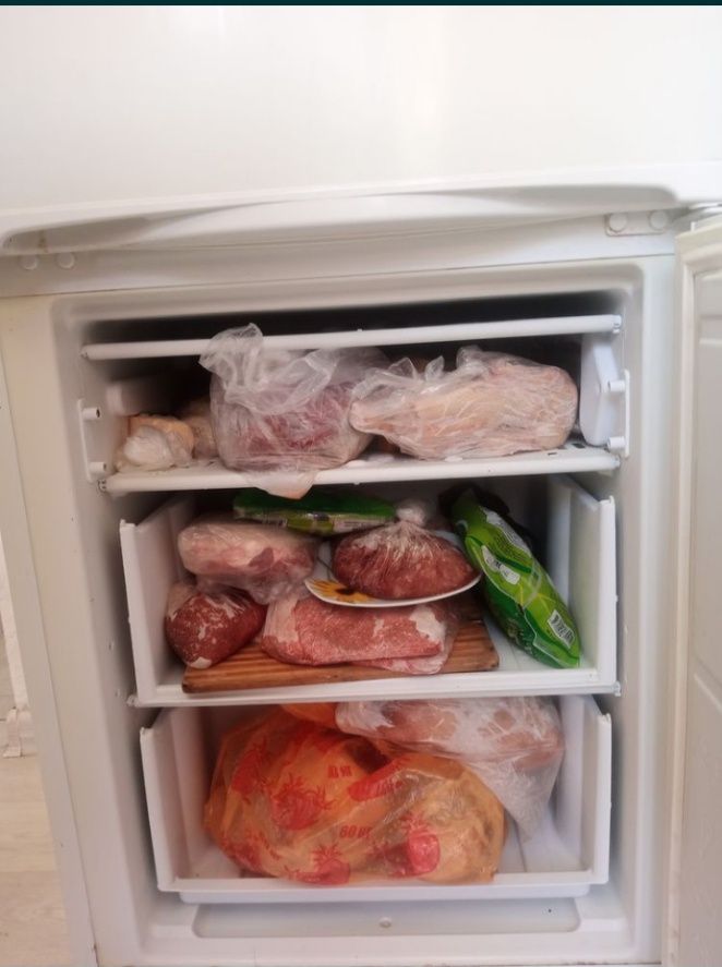 Продам Сатамын холодильник Индезит 55000т.