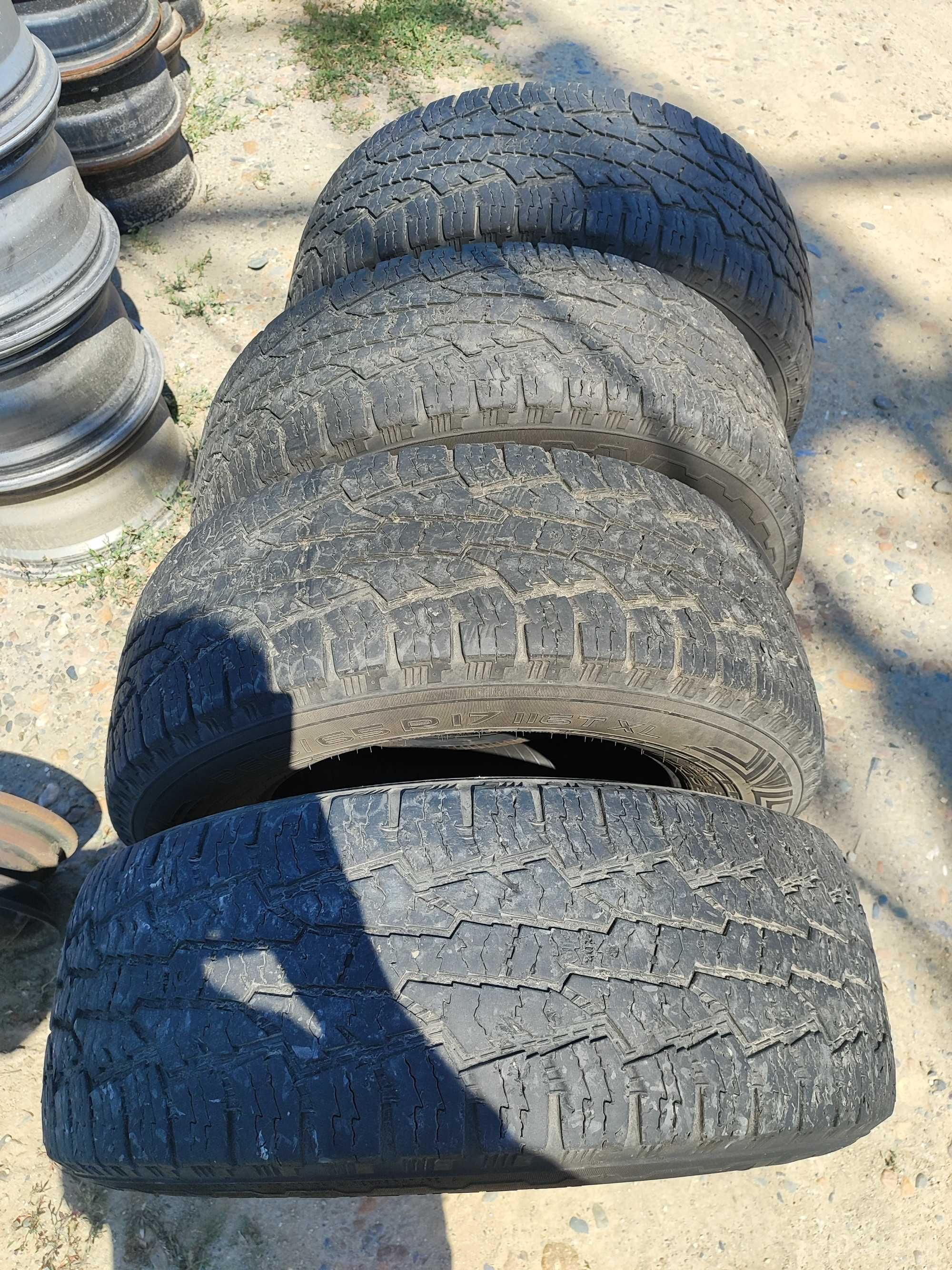 Продам комплект шин Nokian 265/65 R17