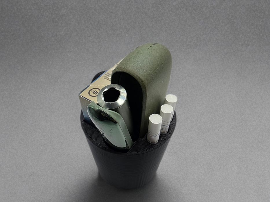 Suport Auto IQOS – Funcționalitate & Stil, direct în suportul de pahar