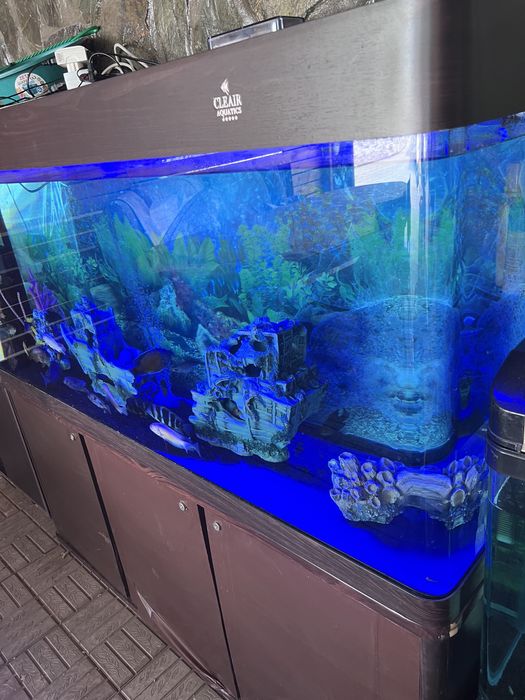 Аквариум заводской на 400 литров