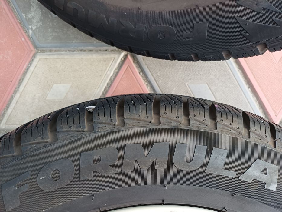 Vând 4 anvelope de iarna 205 60 r16 FORMULA by PIRELLI foarte bune