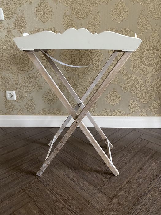 Столик сервировочный