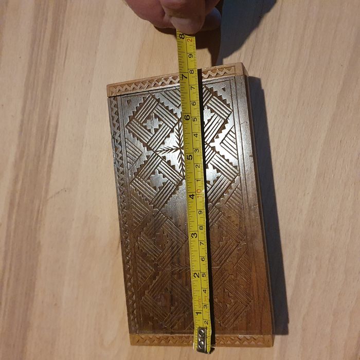 Caseta lemn crestata