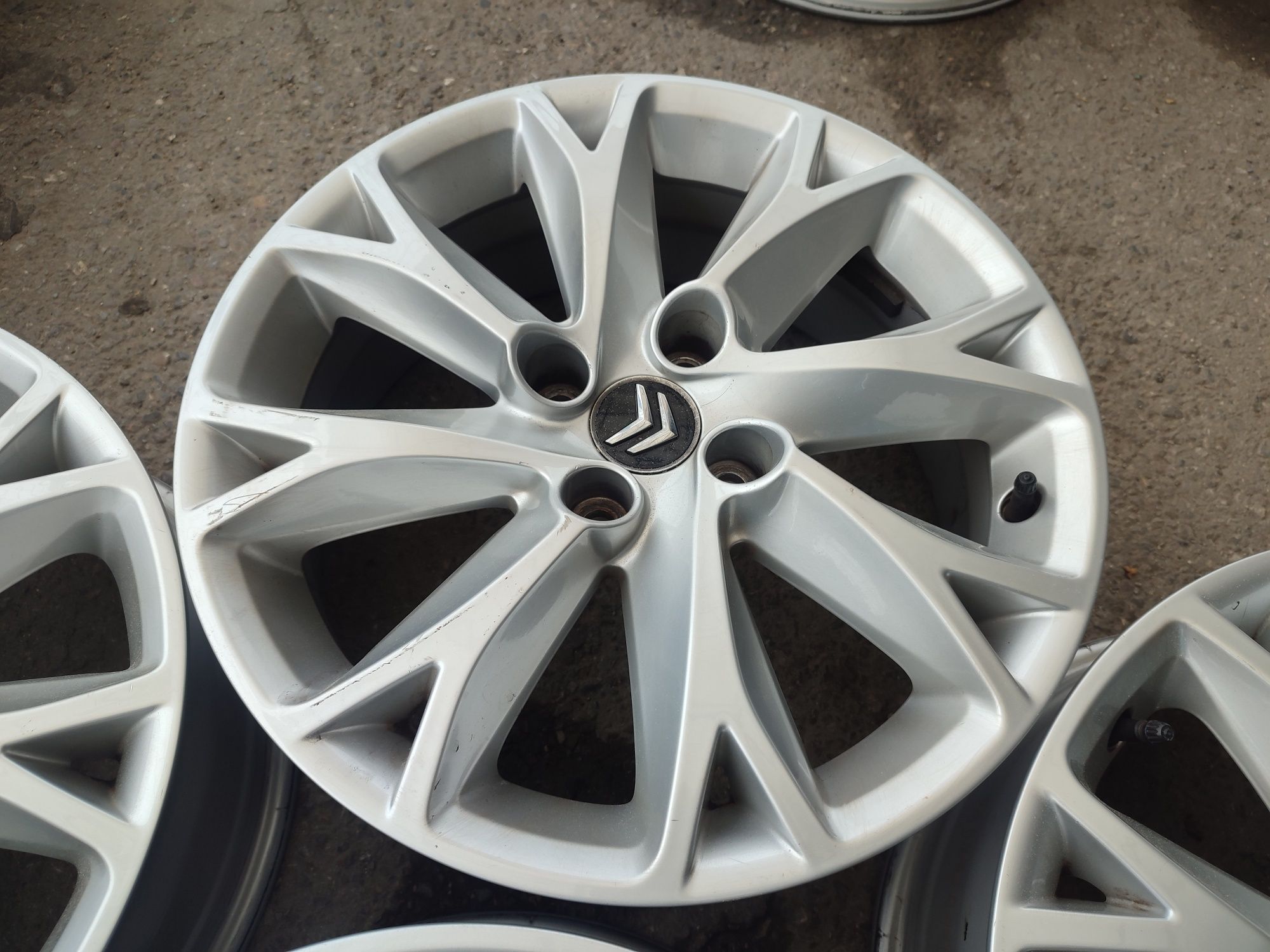 17" оригинални алуминиеви джанти за Citroen/Peugeot.