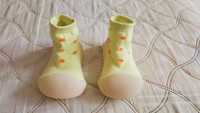 Бебешки обувки-чорапче 6-12 мес.
