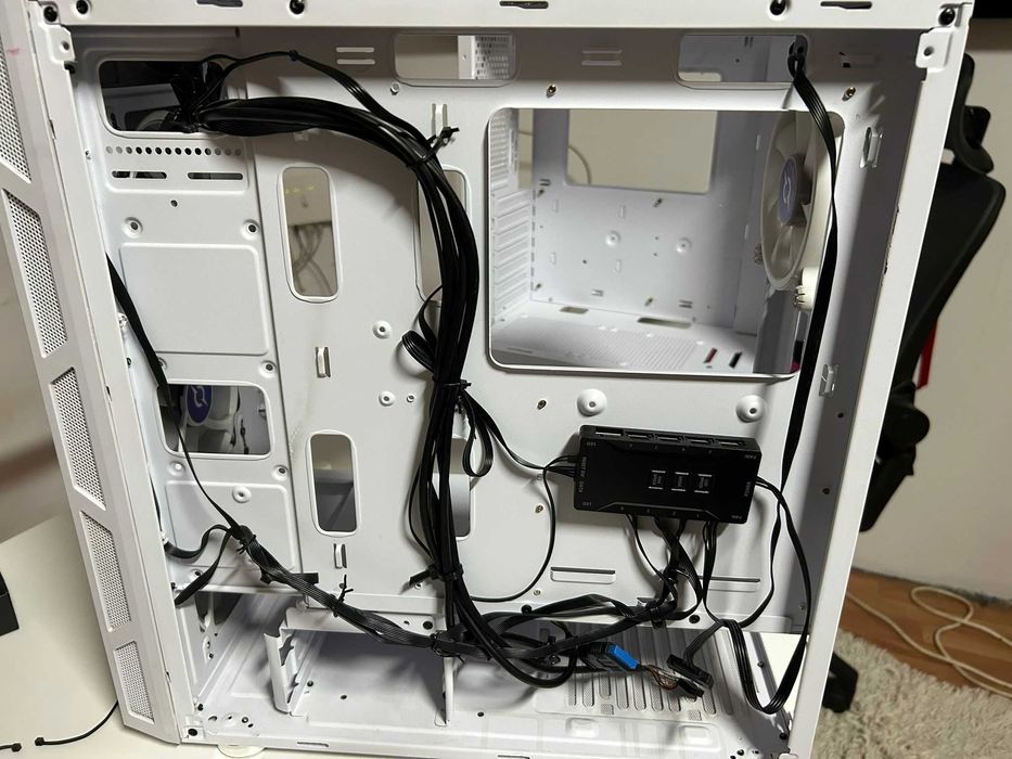 Carcasa AQIRYS Arcturus Middle Tower ARGB + Cooler AMD Wraith