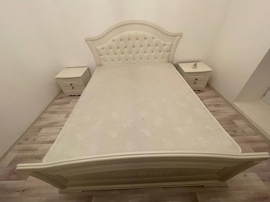 Спальный кровать почти новый