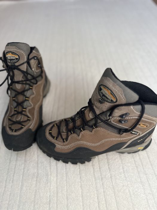 Ghete Meindl cu GoreTex