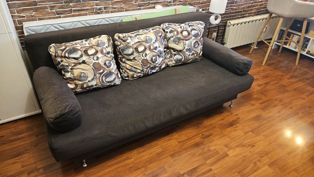 Разтегателен диван