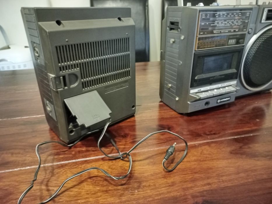 Hitach - радио касетофон