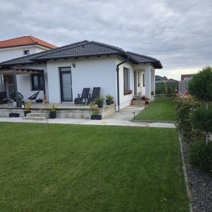 Vând casa zona Paulesti