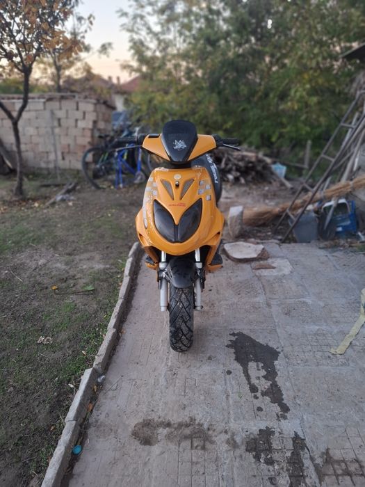 Скутер 50кубика  с кит 70cc