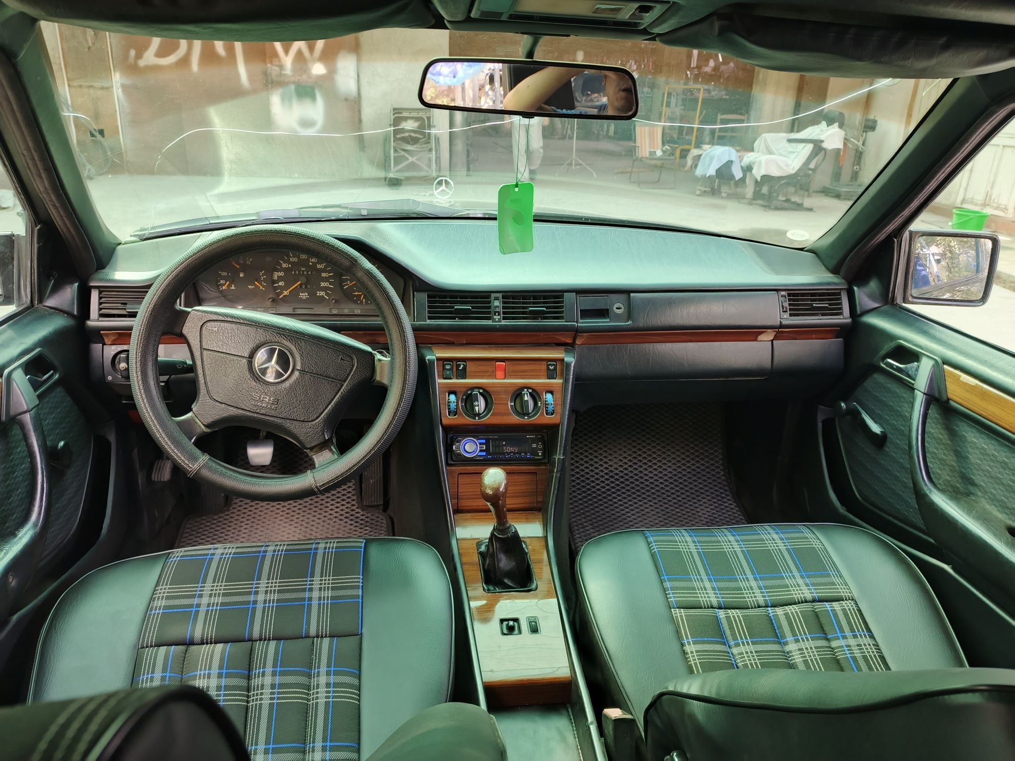 Mercedes w124 сотилади