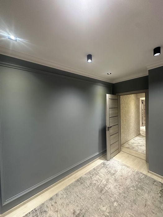 Продается трехкомнатная квартира с новым ремонтом,кирпичный дом