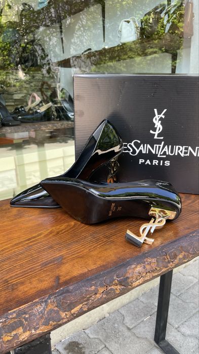 Дамски обувки YSL