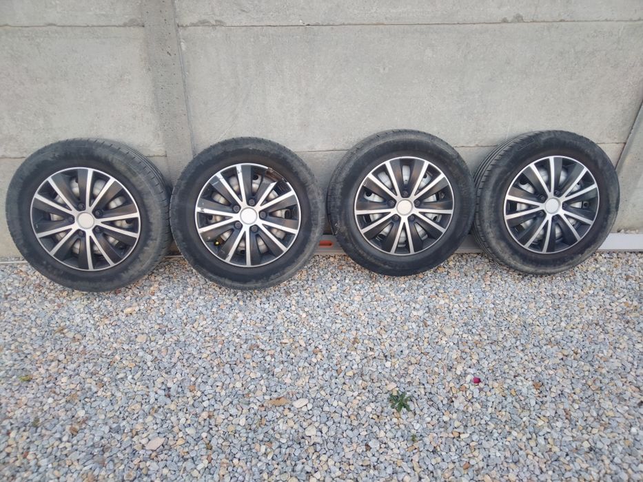 Джанти с гуми летни 195 65 15 с джанти 4х108, 65.1 централен отвор