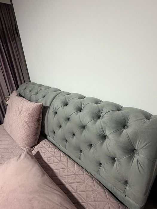 Pat tapitat cu saltea