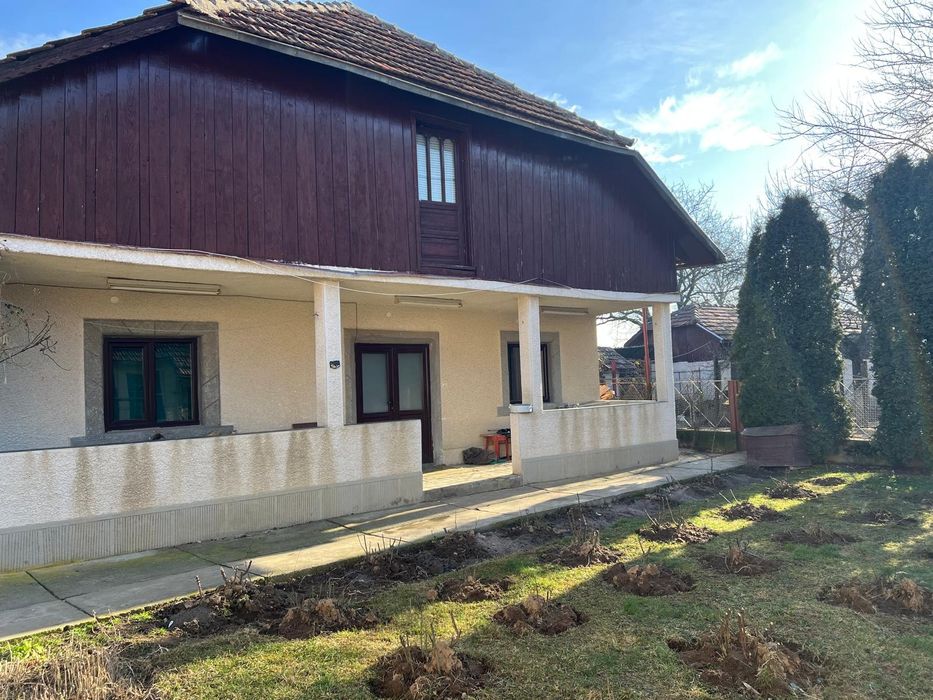 Casă cu Teren, Intravilan – Zona Ponoarele, Județul Mehedinți