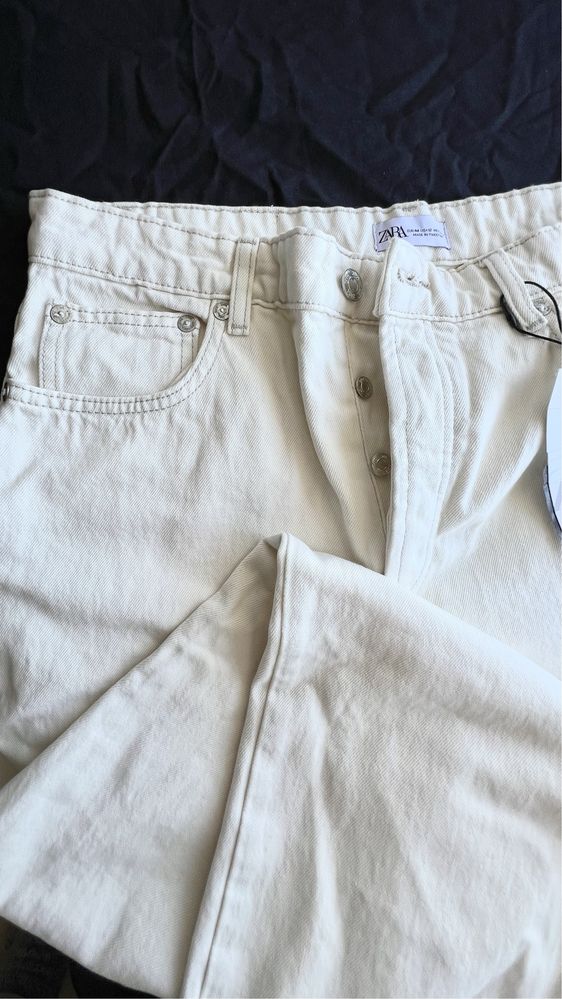 Светлые женские джинсы Zara (размер 48-50)
