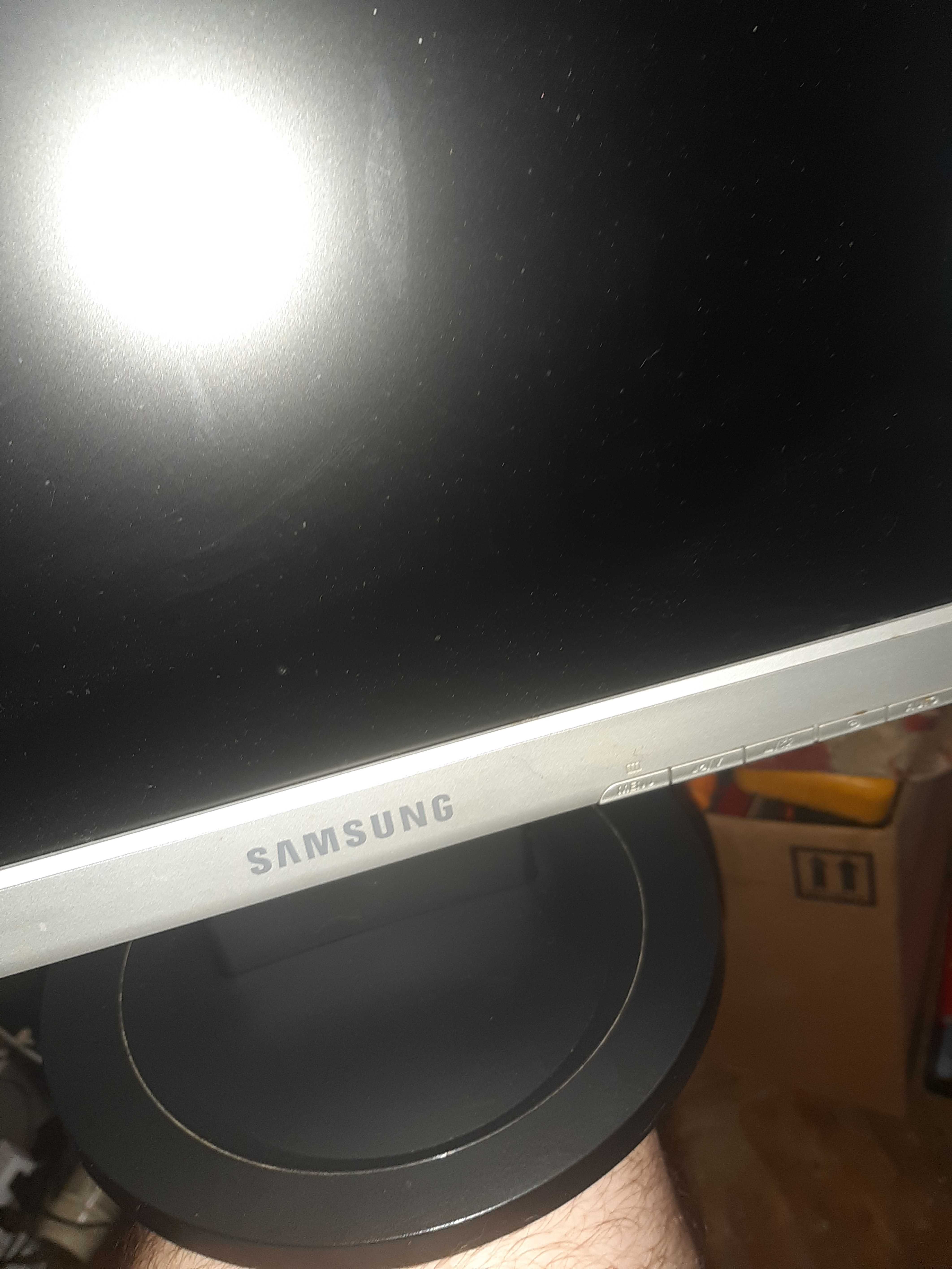 Monitor SAMSUNG -17