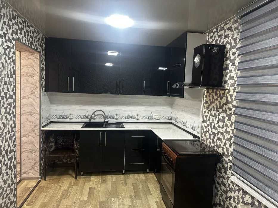 1 каватда 2 хонали 6 метр балкони бор квартира сотилади