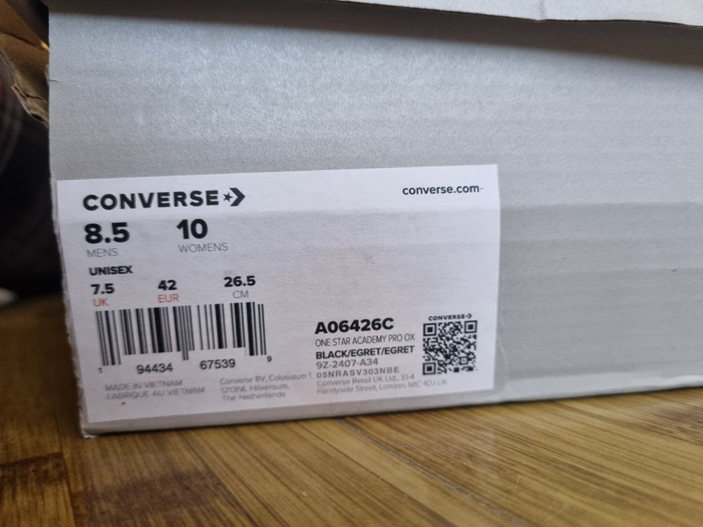 Tenisi CONVERSE. NR 42 , NOI ,cu eticheta