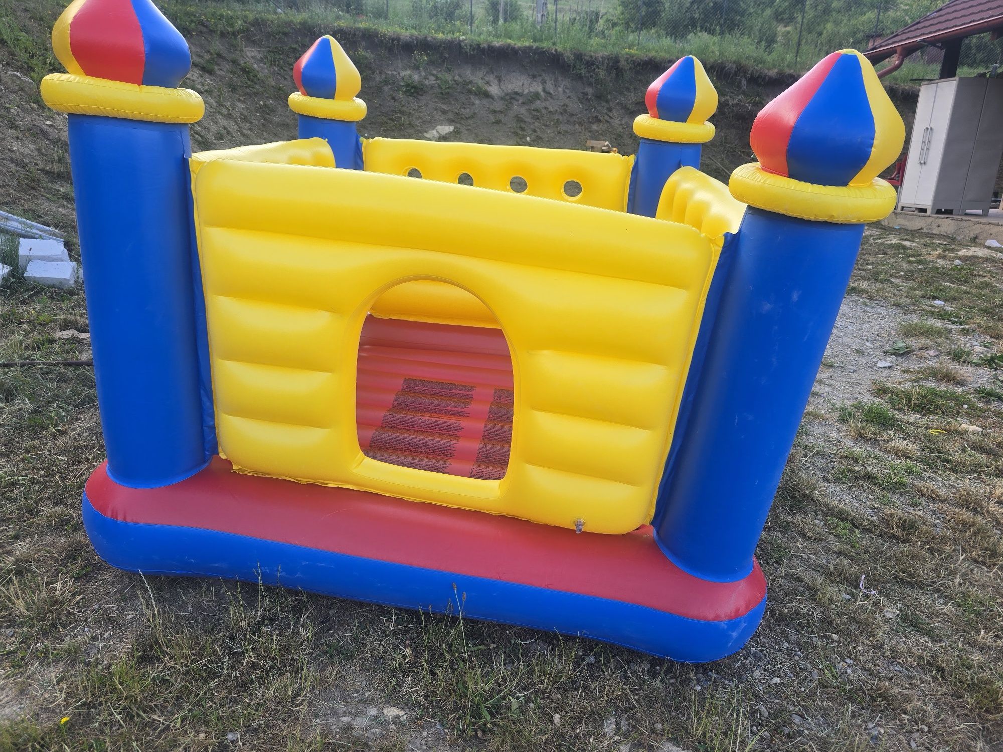 Castel gonflabil pentru copii, 4 coloane, Intex Galben Albastru, dimen