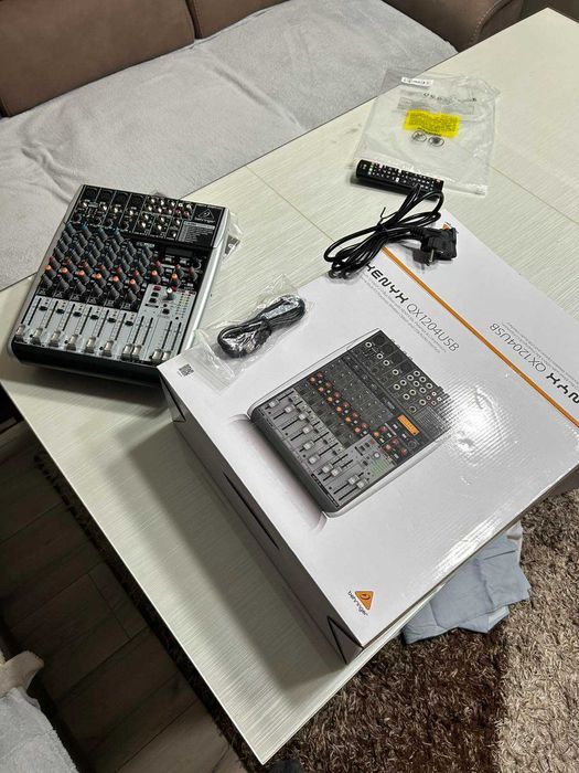 Пулт / миксер Behringer QX1204 USB